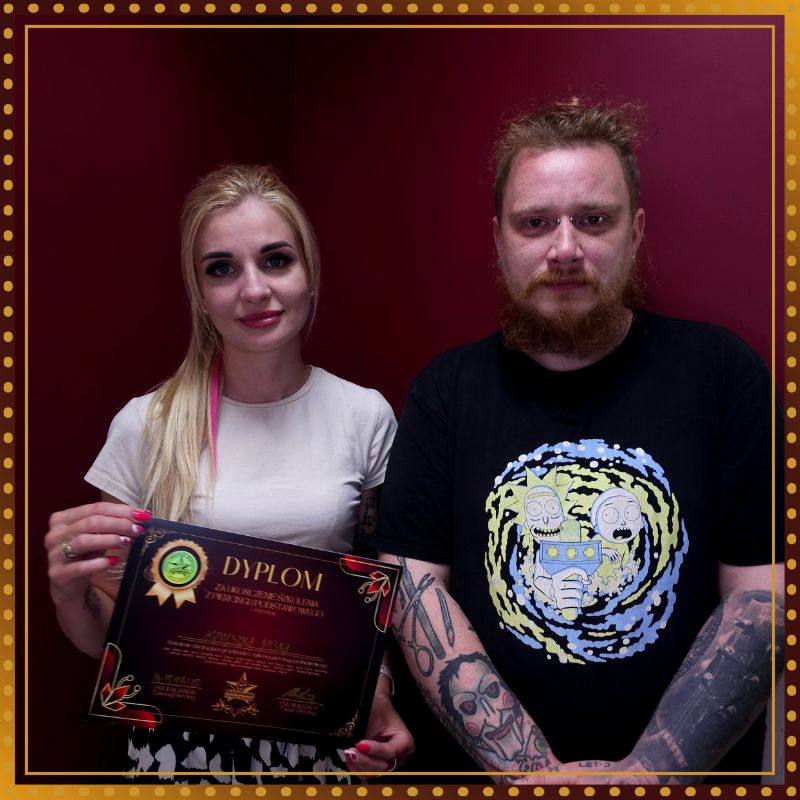 Opinie kursantów kurs piercingu Poznań. Co mówią kursanci szkolenie piercing Wielkopolska. Opinie o kursie, recenzje kursu. Szkolenie na piercera w Poznaniu opinia. Tomek Tauay Piercing