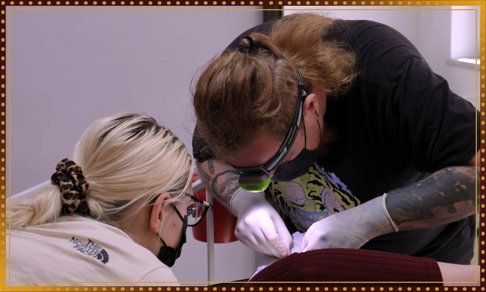 Program kursu piercingu podstawowego. Szkolenie piercing podstawowy Poznań Tauay Piercing. Propaganda kursy szkolenia doszkolenia z piercingu. Oferta i cennik kursu piercingu.